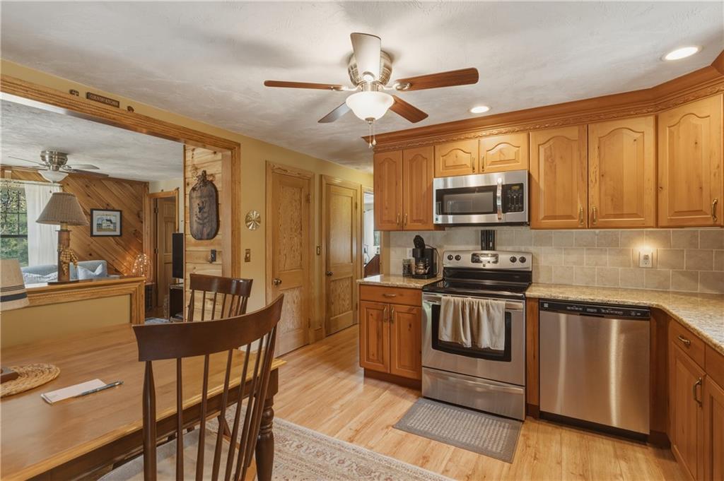 880 Victory Highway Property Photo 11