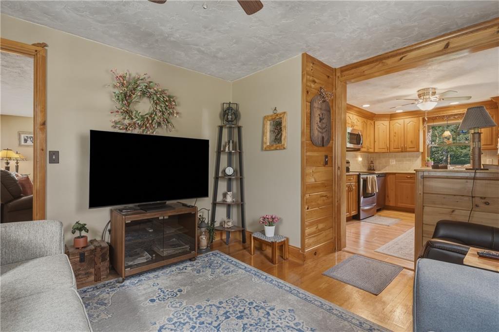 880 Victory Highway Property Photo 13