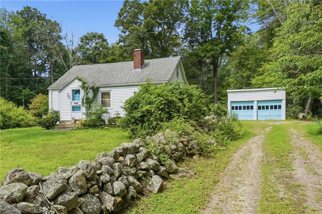 1639 South County Trail Property Photo 4