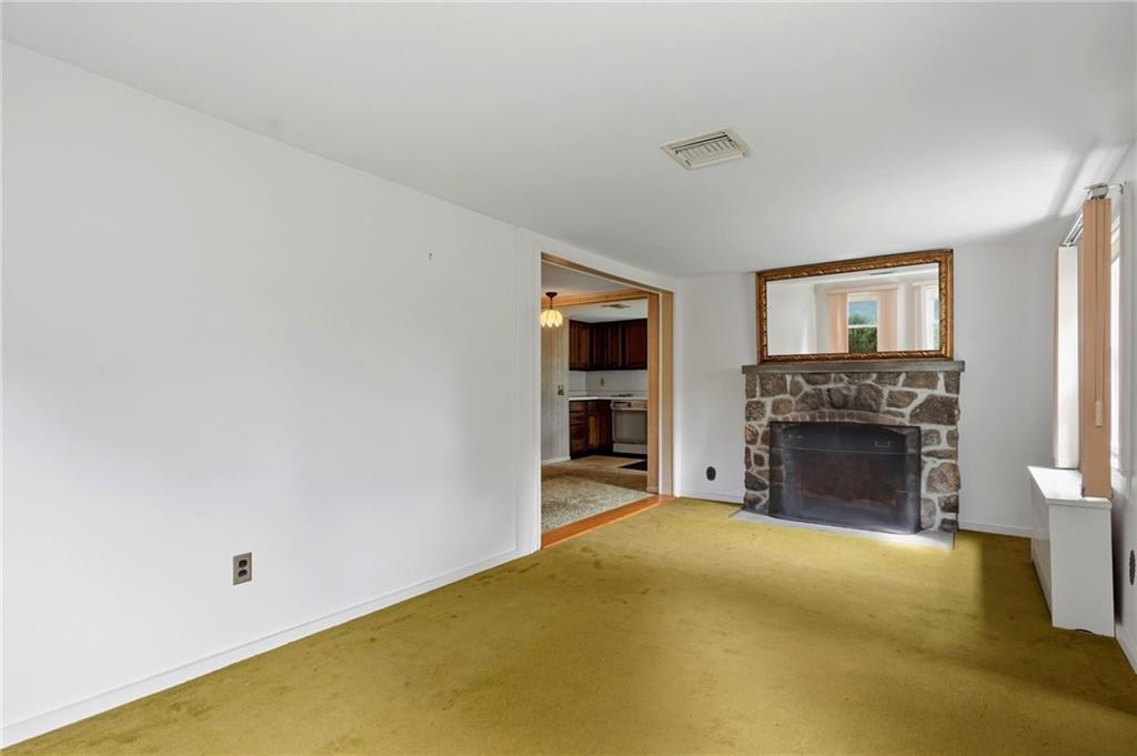 1639 South County Trail Property Photo 20