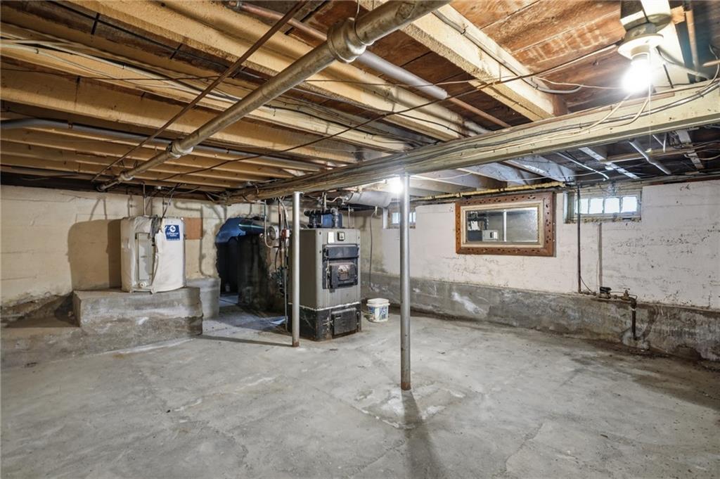 1639 South County Trail Property Photo 40