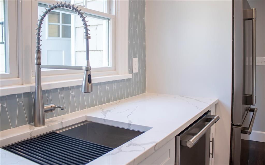 118 Ruggles Avenue Unit 101 Property Photo 22