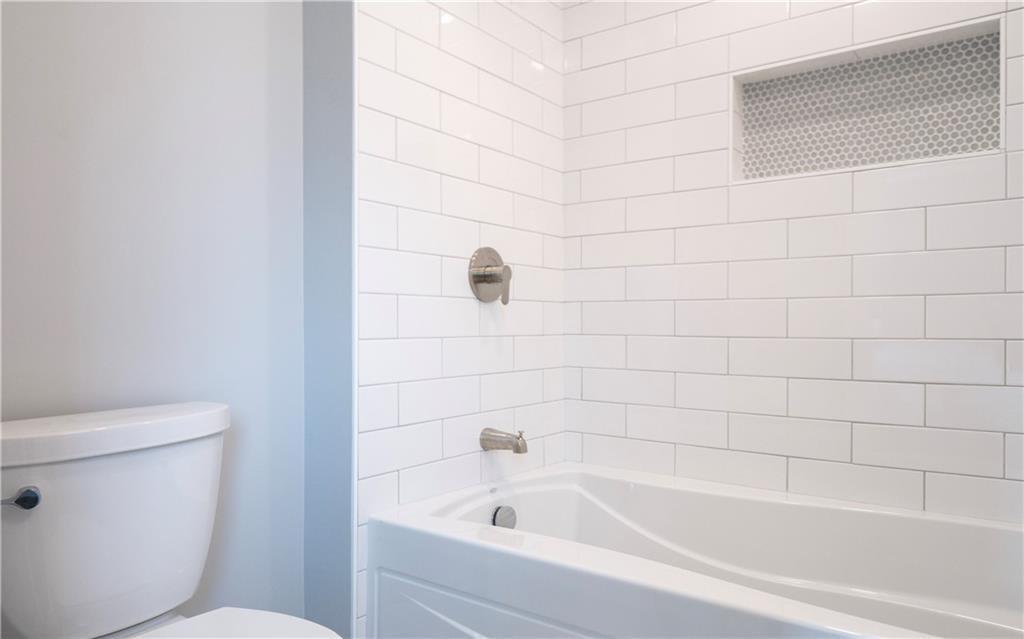 118 Ruggles Avenue Unit 101 Property Photo 37