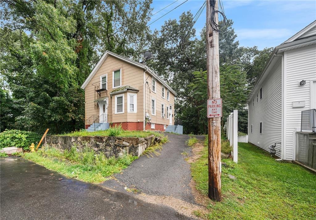8 Thomas Avenue Property Photo 1