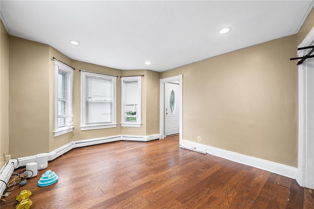 8 Thomas Avenue Property Photo 3