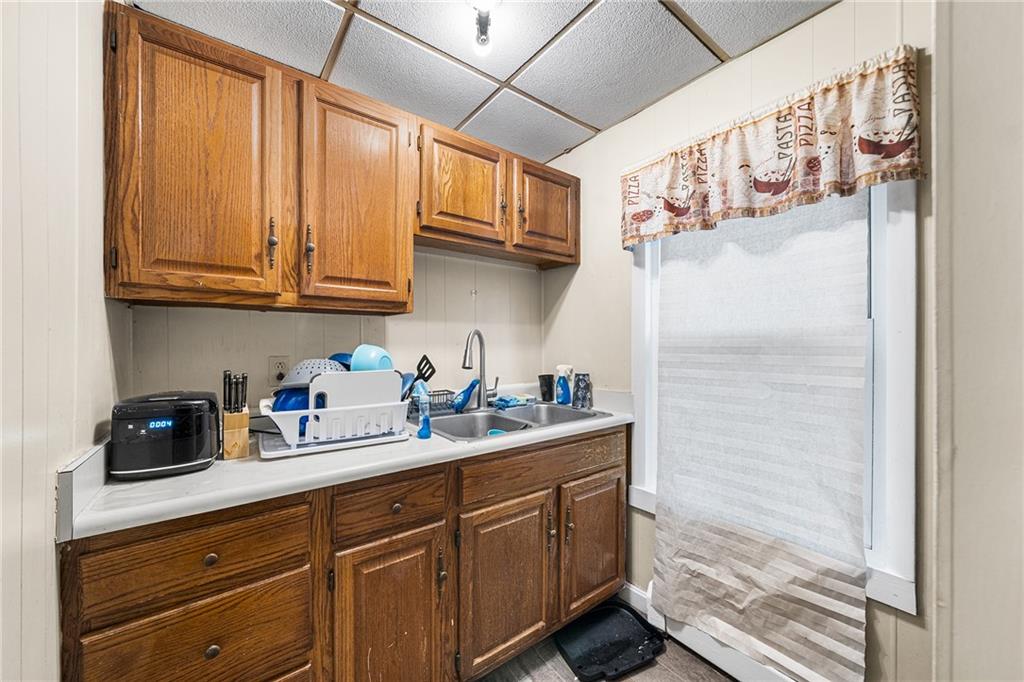 8 Thomas Avenue Property Photo 11