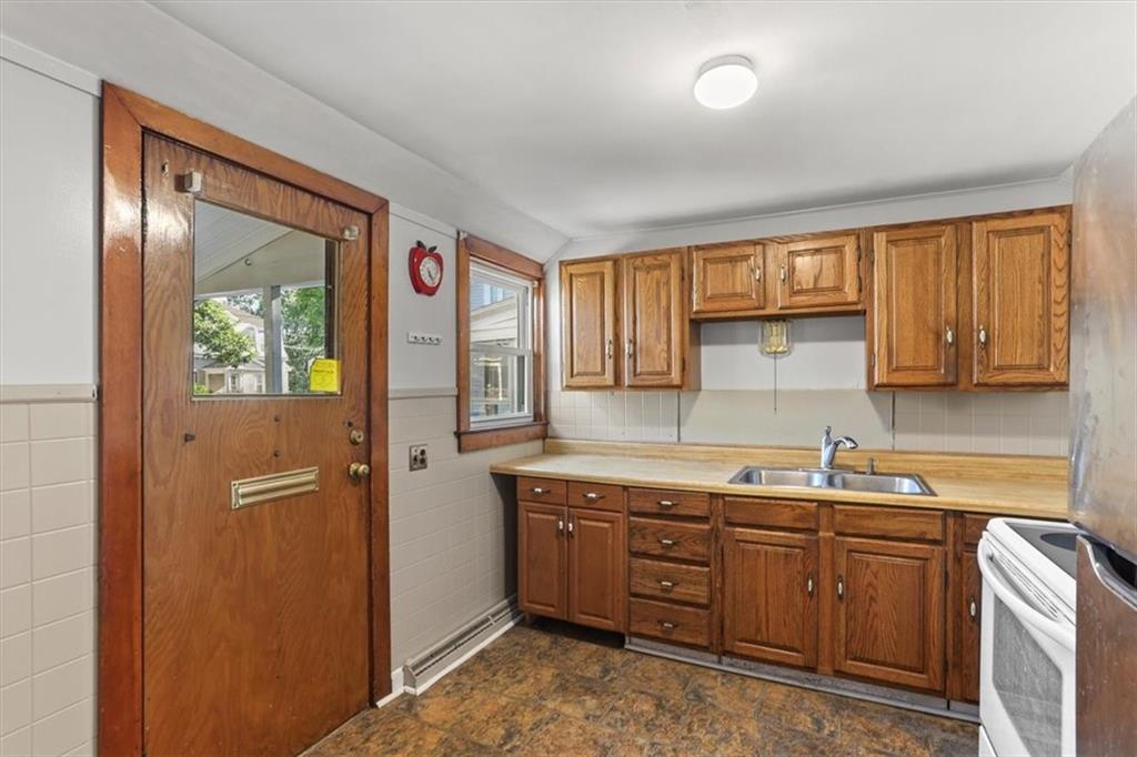 6 Shore Road Property Photo 9