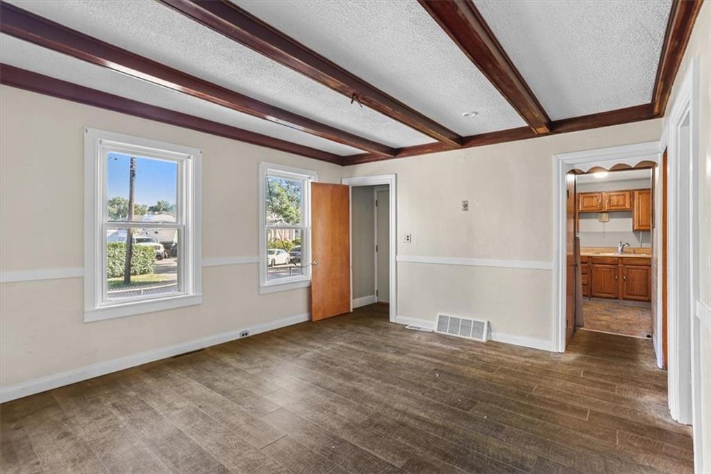 6 Shore Road Property Photo 19