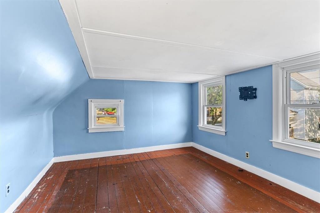 6 Shore Road Property Photo 27