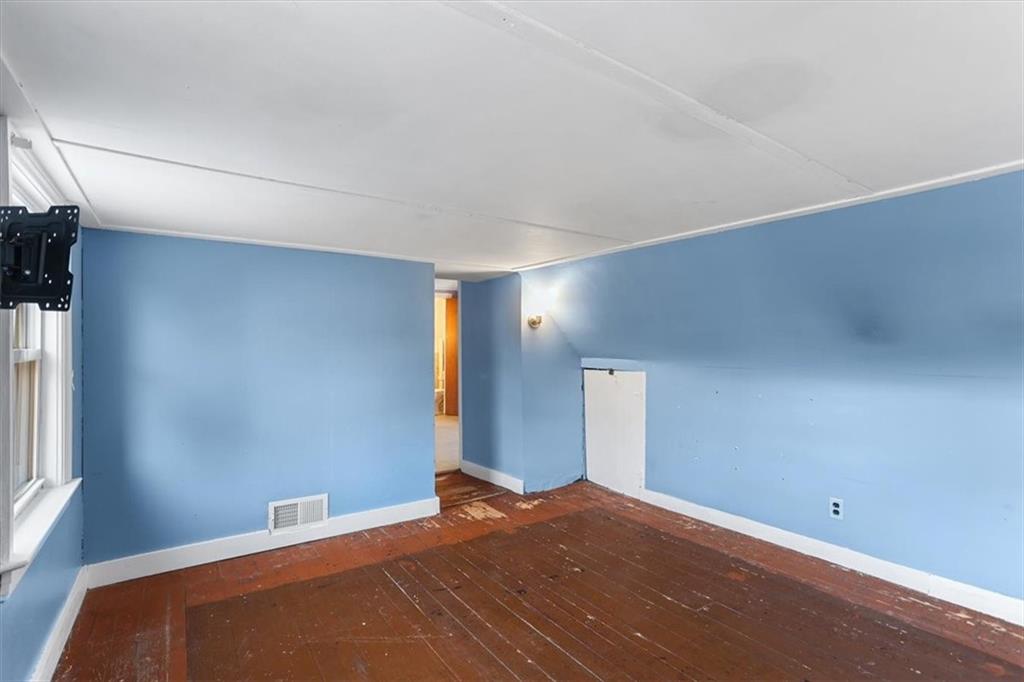 6 Shore Road Property Photo 28