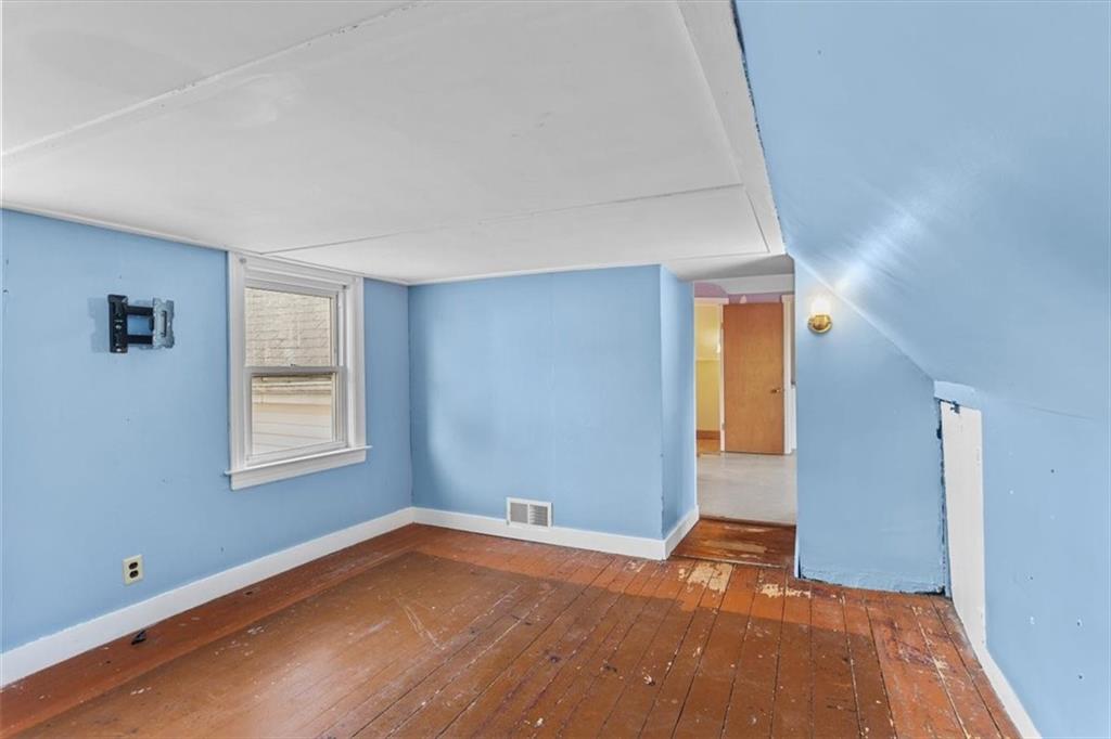 6 Shore Road Property Photo 29