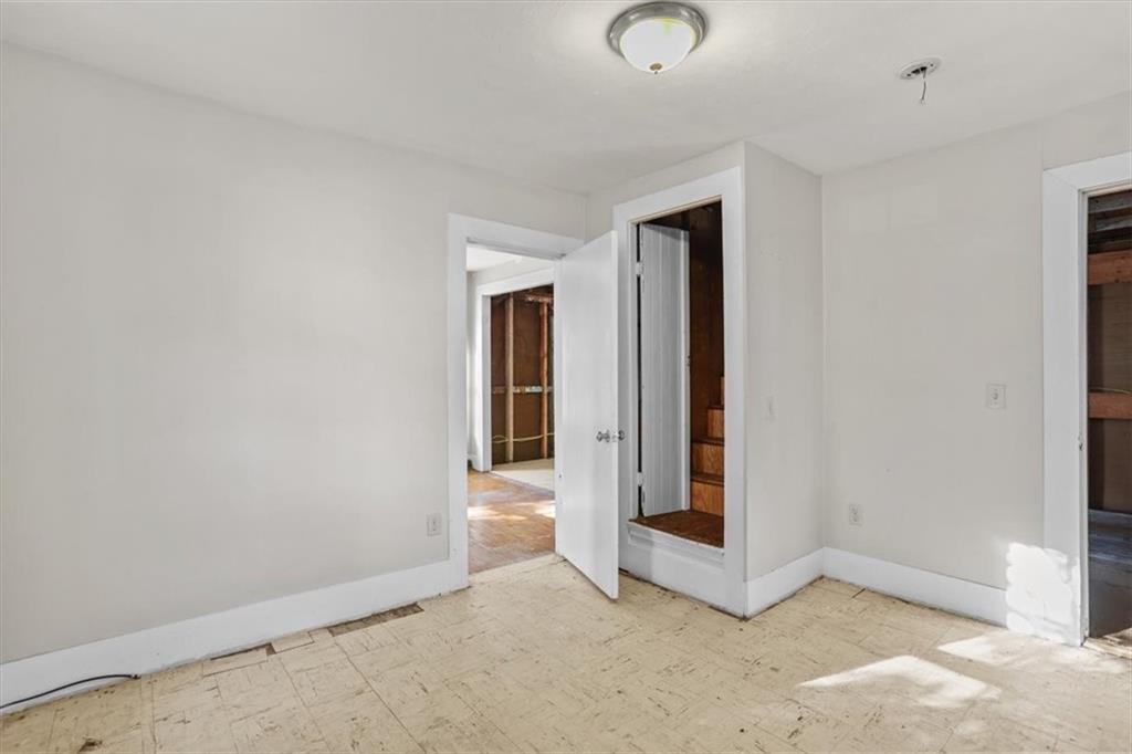 6 Shore Road Property Photo 35