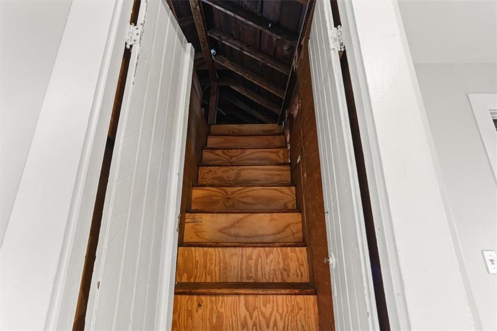 6 Shore Road Property Photo 36