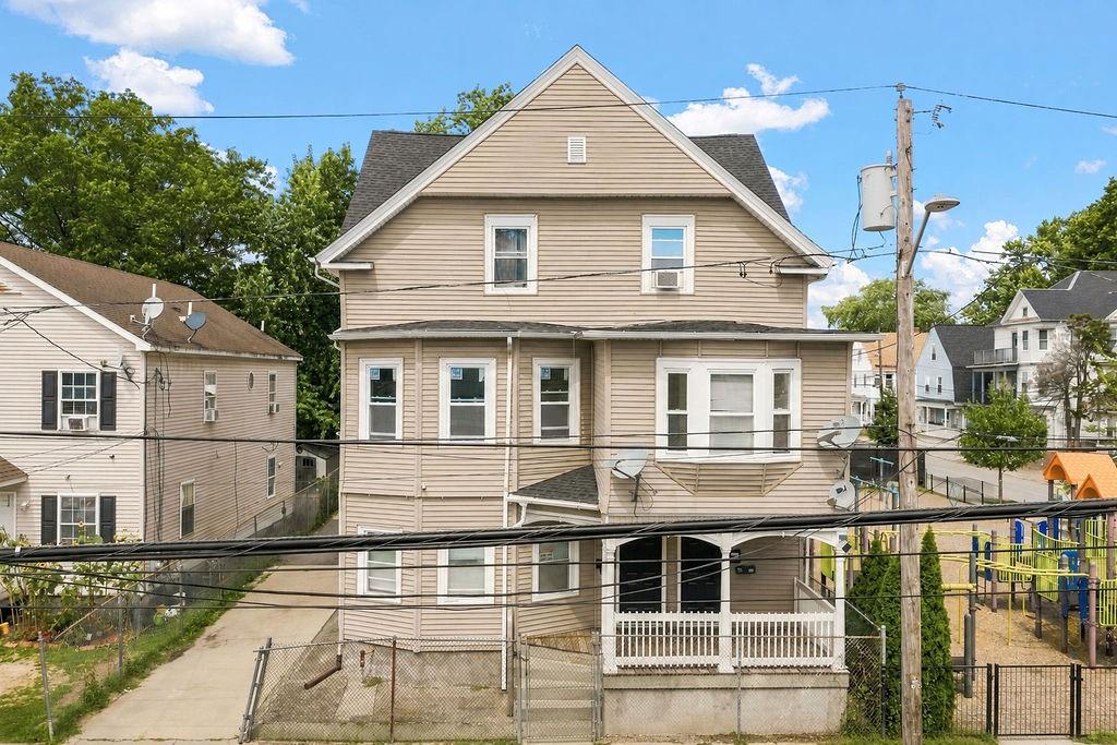 61 Glenham Street Property Photo 1
