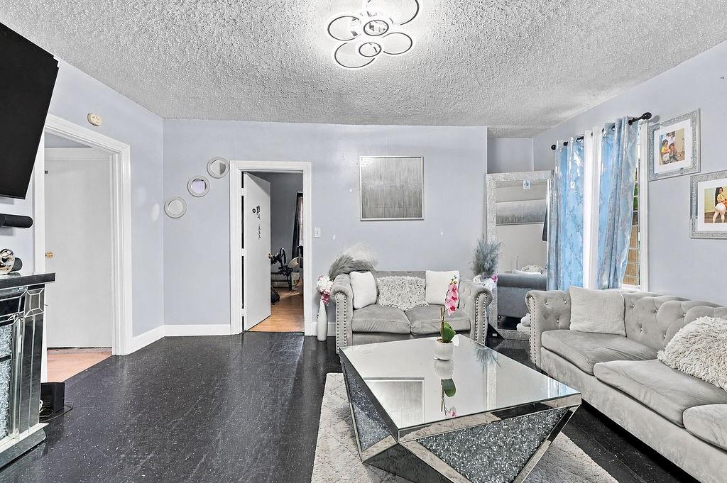 61 Glenham Street Property Photo 40