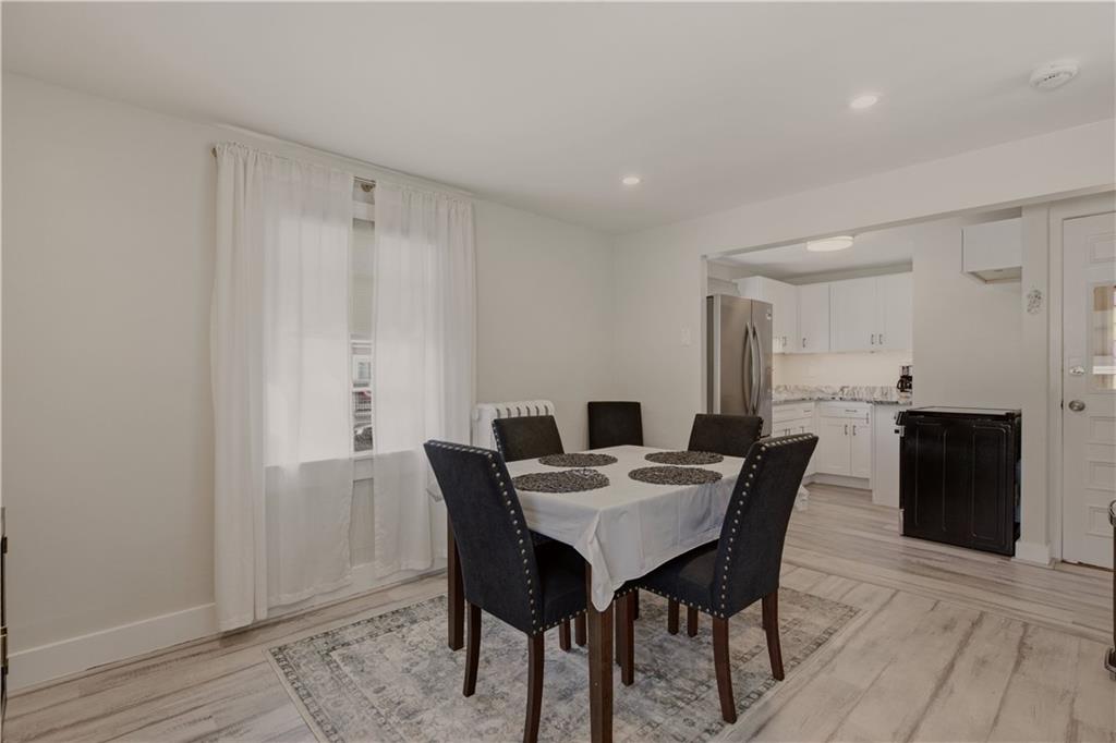 629 Thames Street Unit 2 Property Photo 3