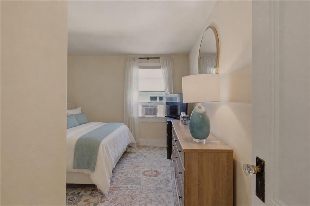 629 Thames Street Unit 2 Property Photo 9