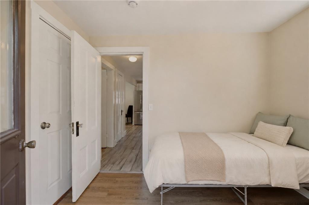 629 Thames Street Unit 2 Property Photo 14