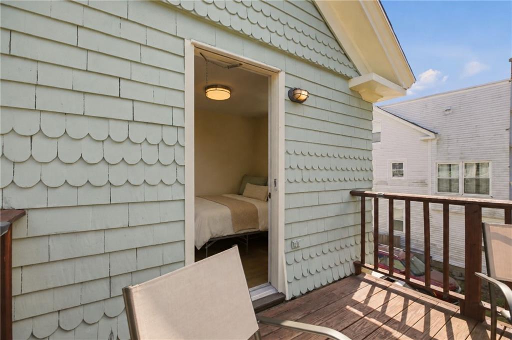629 Thames Street Unit 2 Property Photo 17