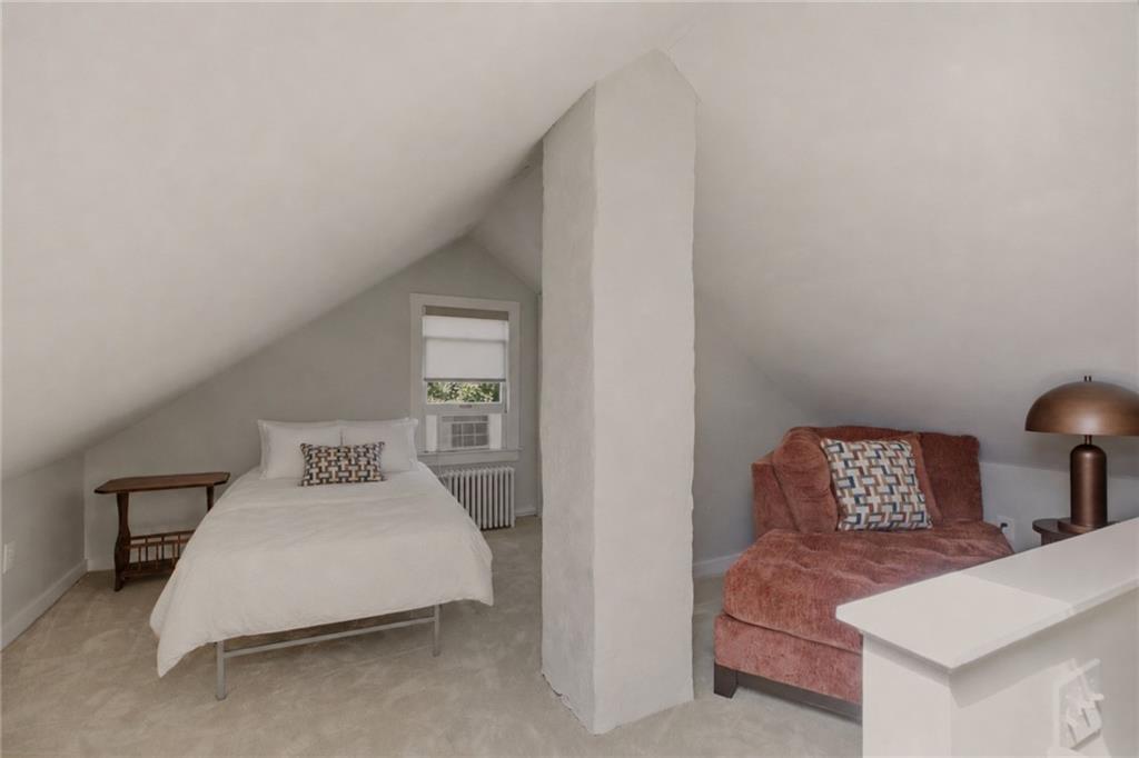 629 Thames Street Unit 2 Property Photo 21