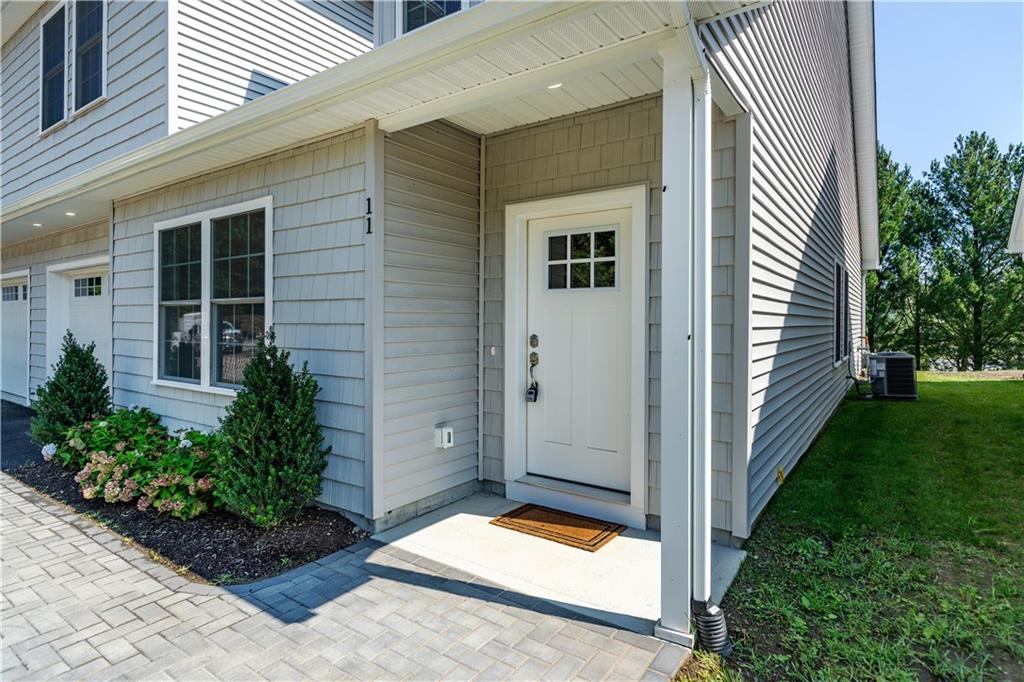 13 Fieldstone Way Property Photo 3