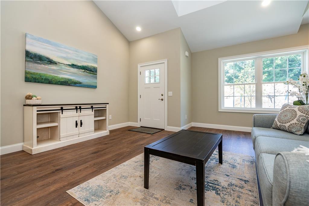 13 Fieldstone Way Property Photo 4