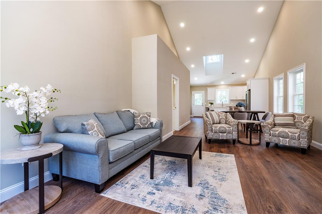 13 Fieldstone Way Property Photo 7