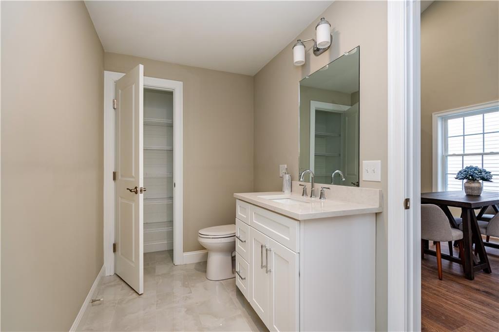 13 Fieldstone Way Property Photo 10