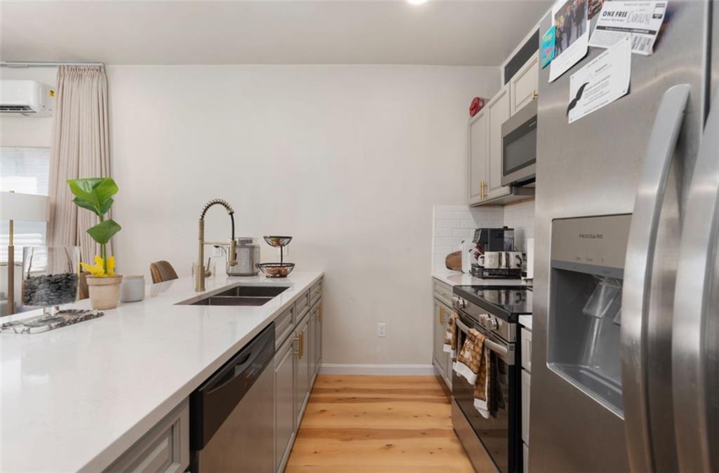 460 458 Smithfield Avenue Property Photo 4