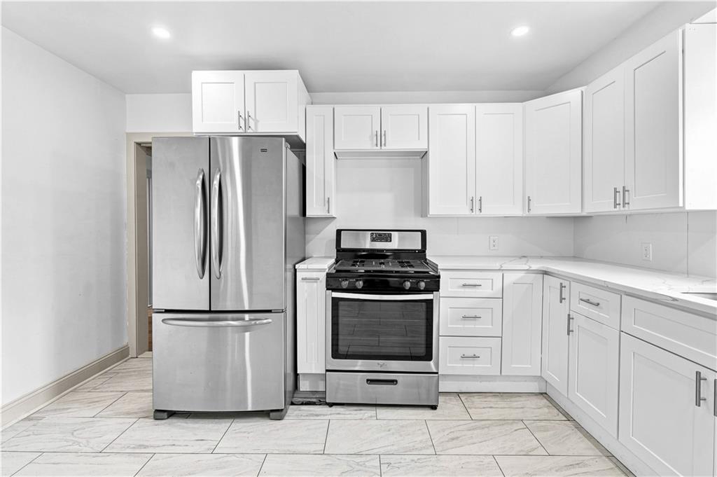 435 Auburn Street Property Photo 6