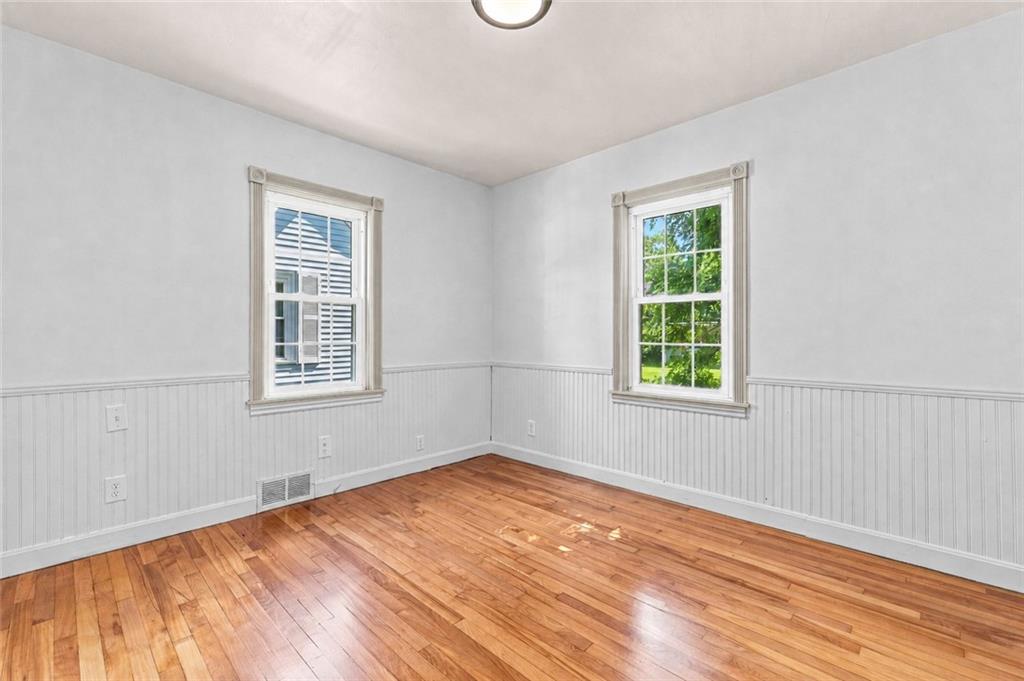 435 Auburn Street Property Photo 11