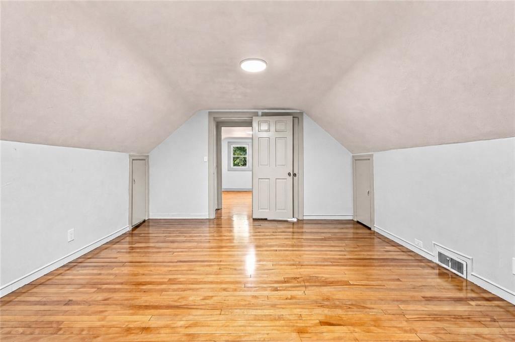 435 Auburn Street Property Photo 16