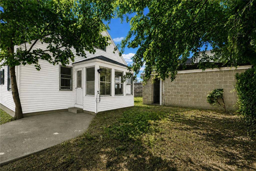 435 Auburn Street Property Photo 22