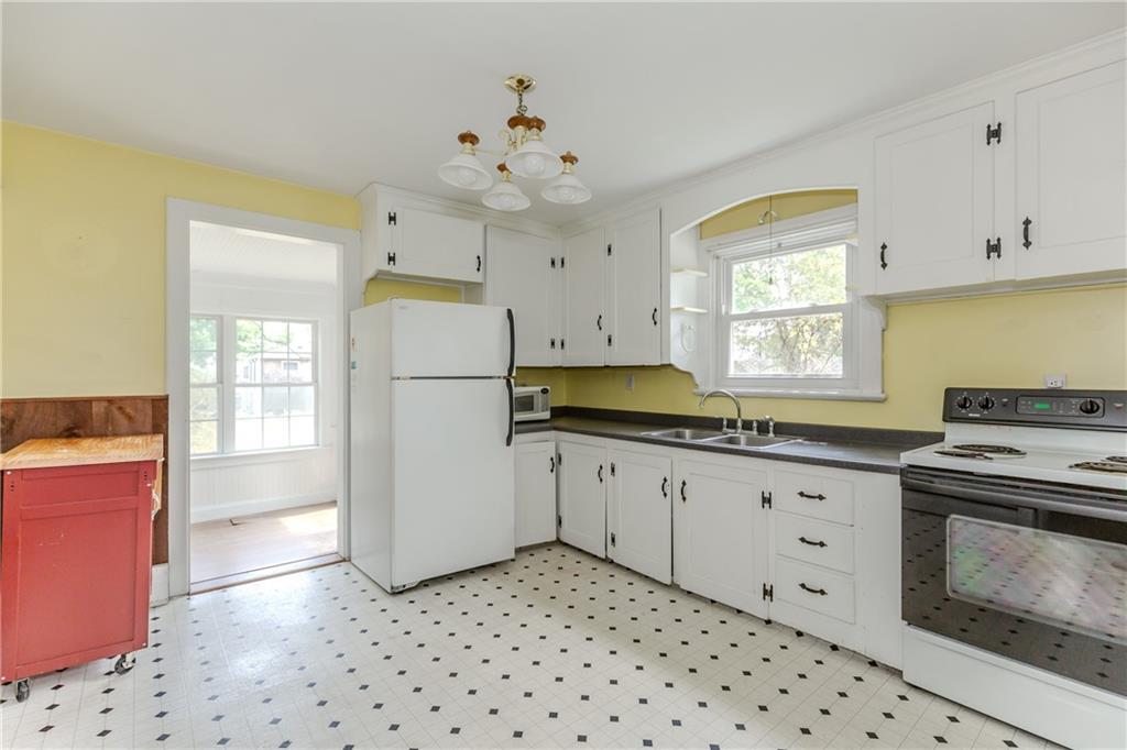 97 Floral Avenue Property Photo 9