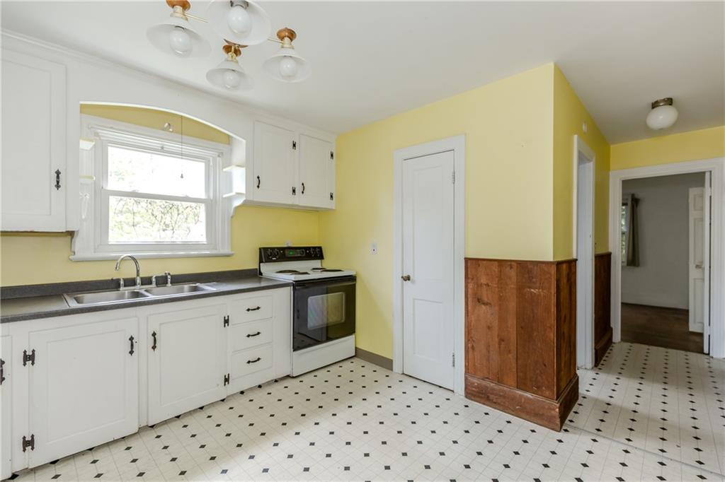 97 Floral Avenue Property Photo 10