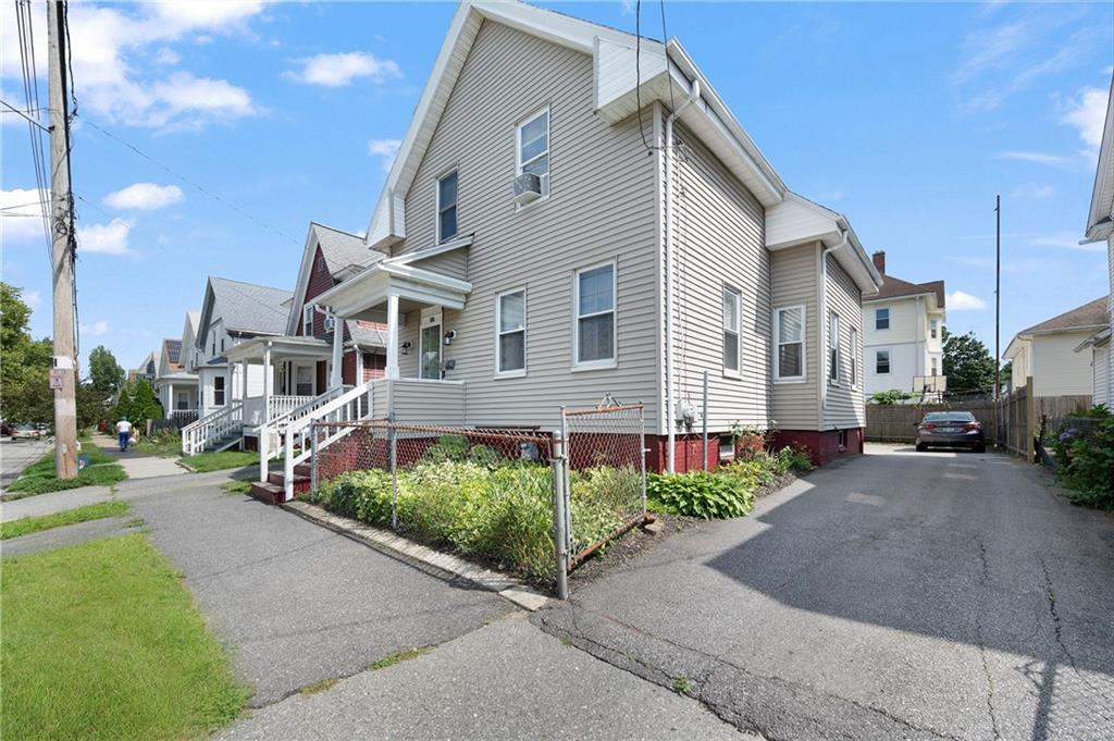 292 California Avenue Property Photo 1