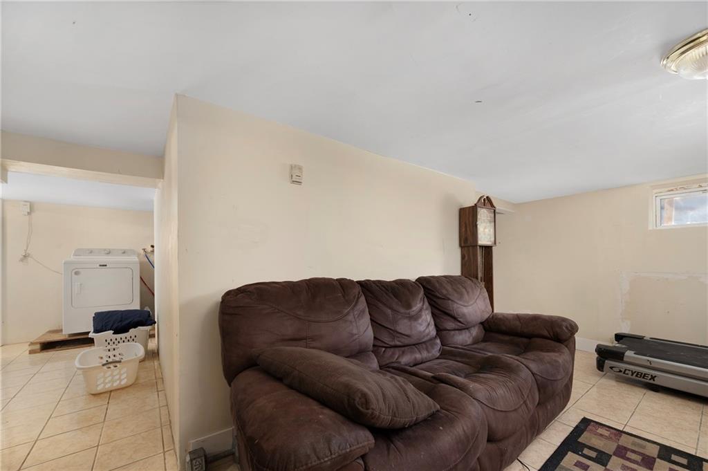 292 California Avenue Property Photo 28