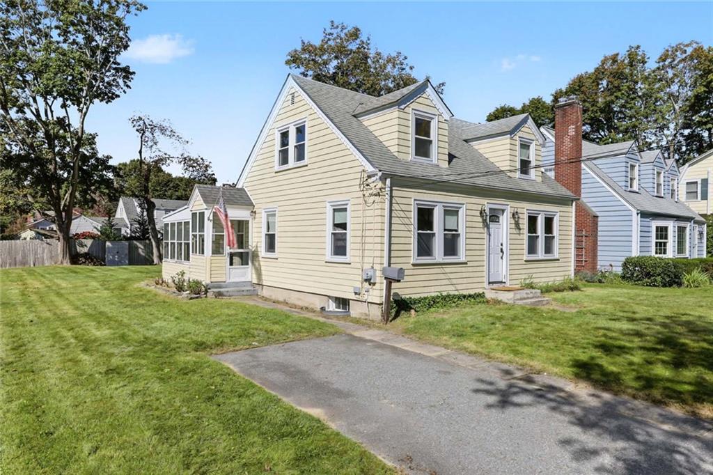 18 Townsend Drive Property Photo 1