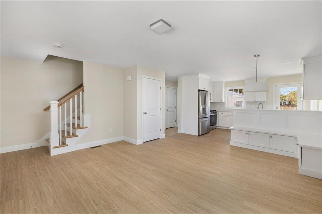 19 Wood Street Unit A Property Photo 4