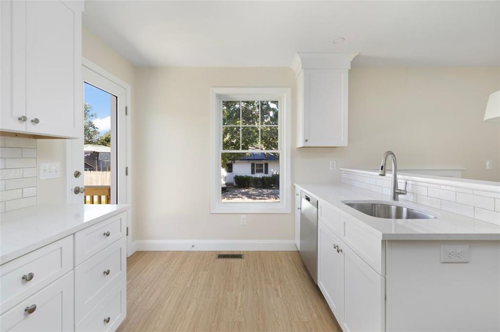 19 Wood Street Unit A Property Photo 10