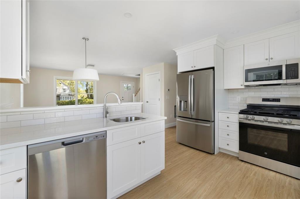 19 Wood Street Unit A Property Photo 11