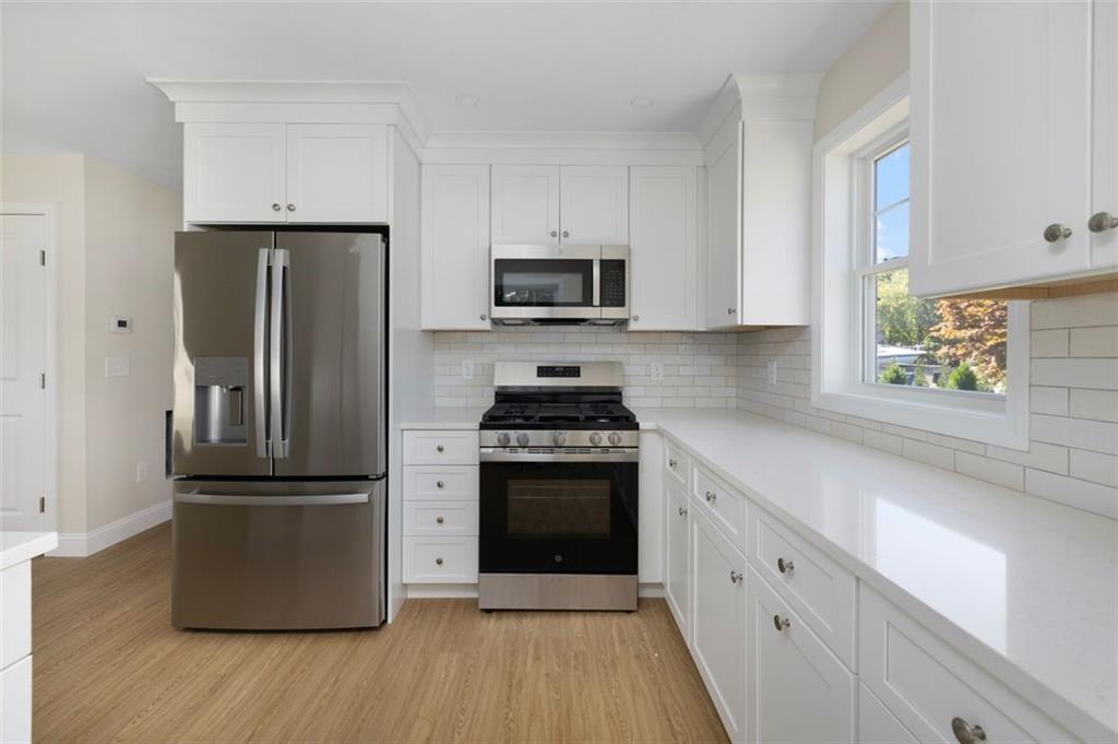 19 Wood Street Unit A Property Photo 12