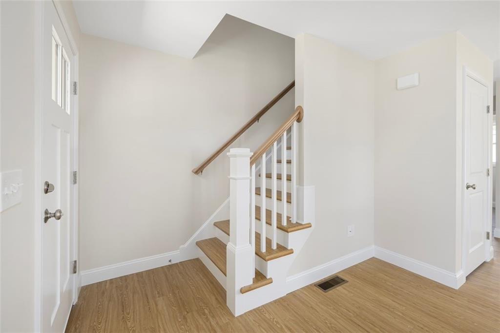 19 Wood Street Unit A Property Photo 14