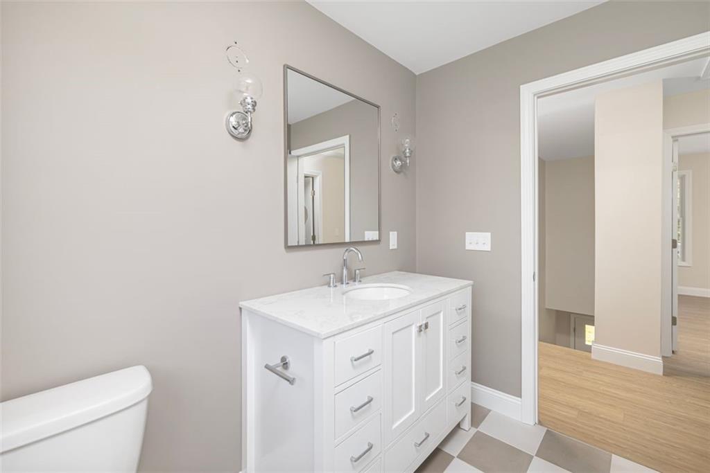 19 Wood Street Unit A Property Photo 35