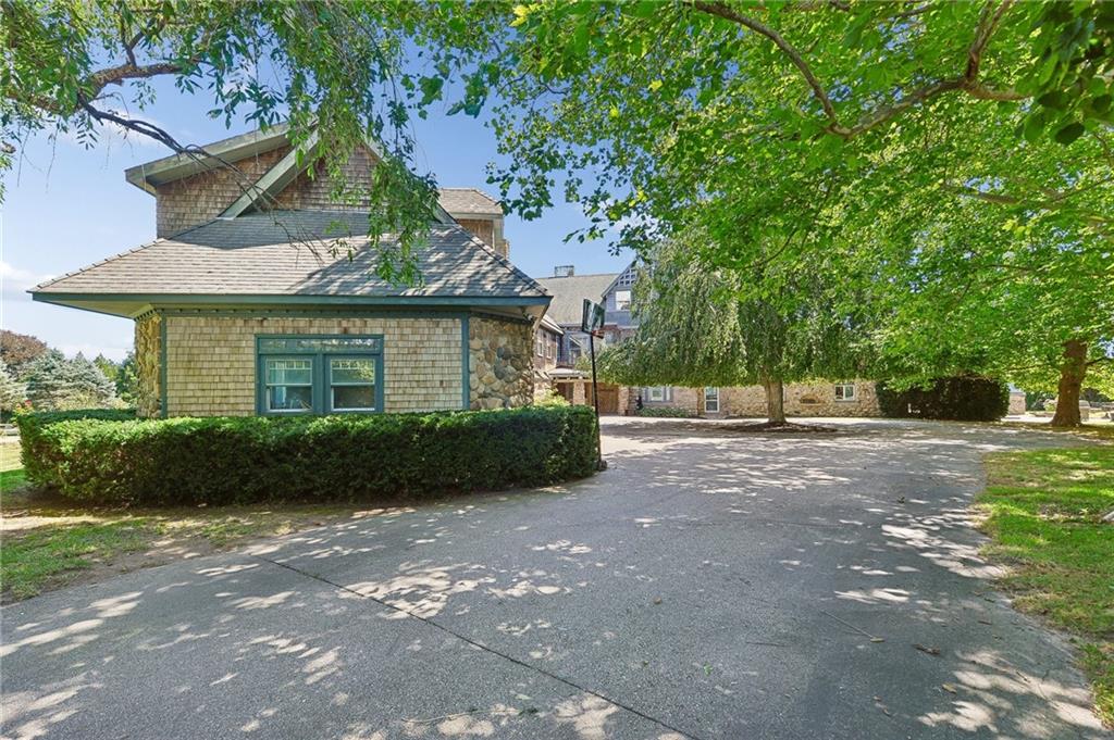 25 Wildfield Farm Road Property Photo 2