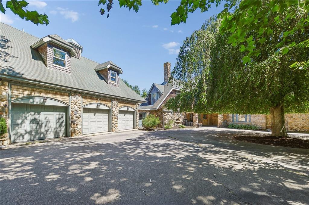 25 Wildfield Farm Road Property Photo 3