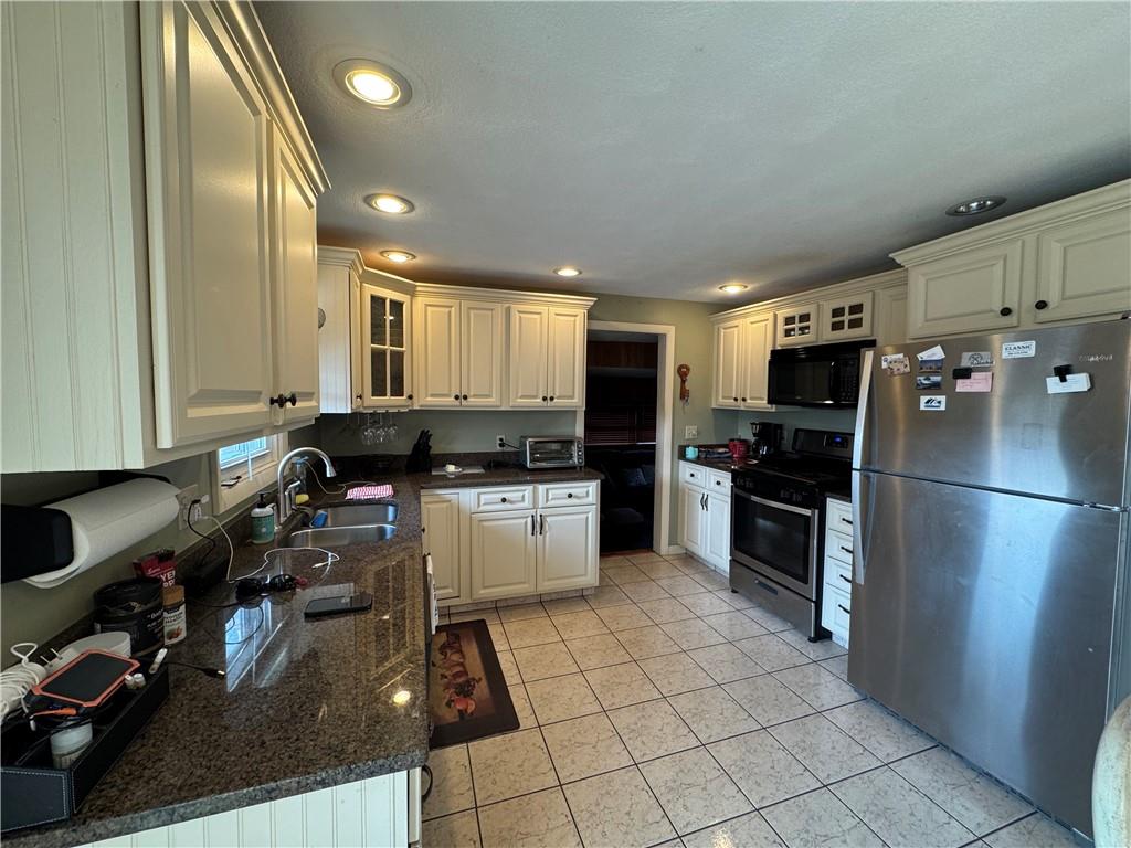 73 Armory Drive Property Photo 5