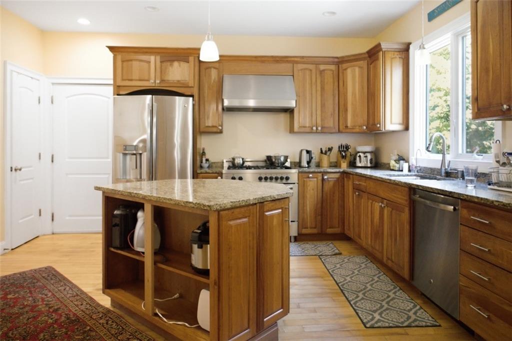 37 Seabury Drive Property Photo 12