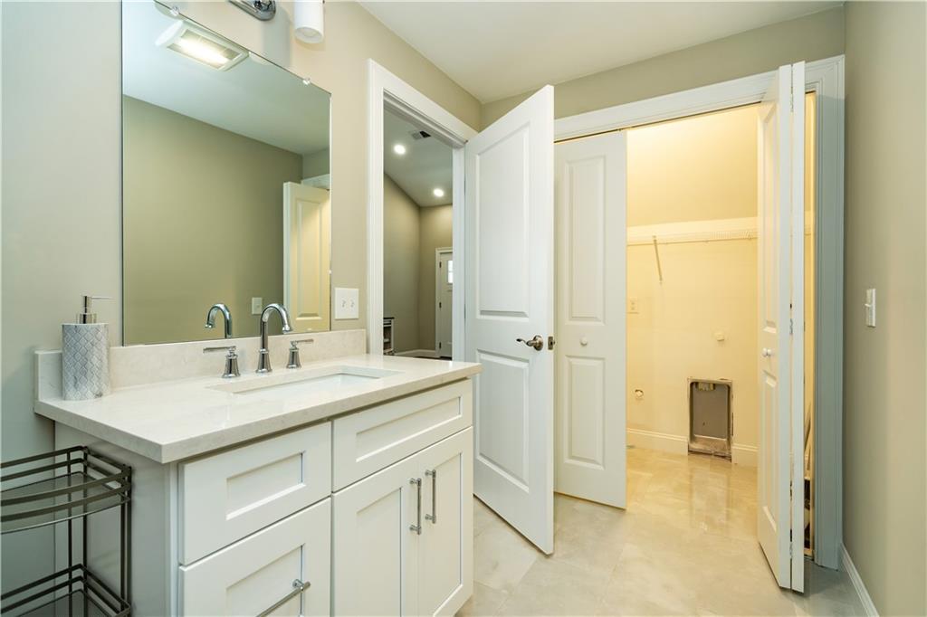 9 Fieldstone Way Property Photo 12