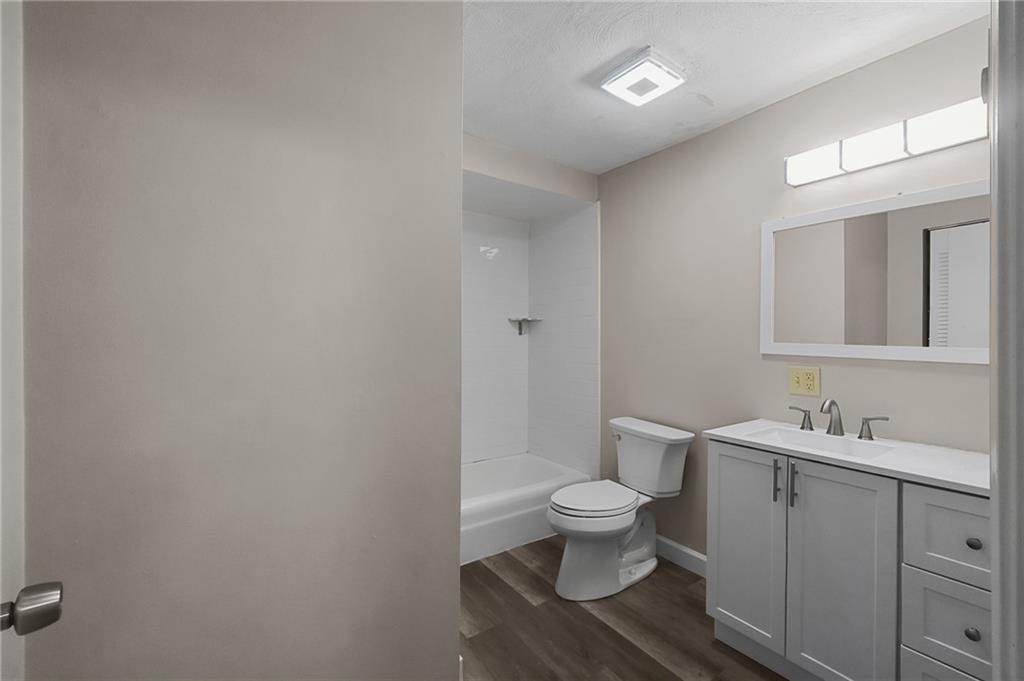 300 Smithfield Road Unit 5-34 Property Photo 11
